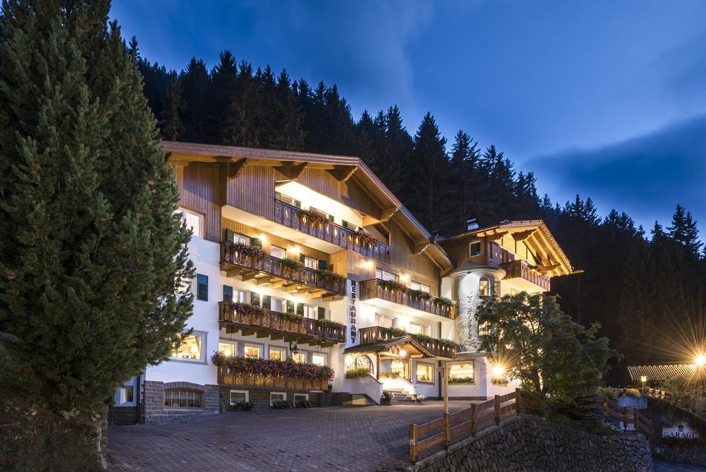 Hotel La Pineta Selva di Val Gardena Exterior foto